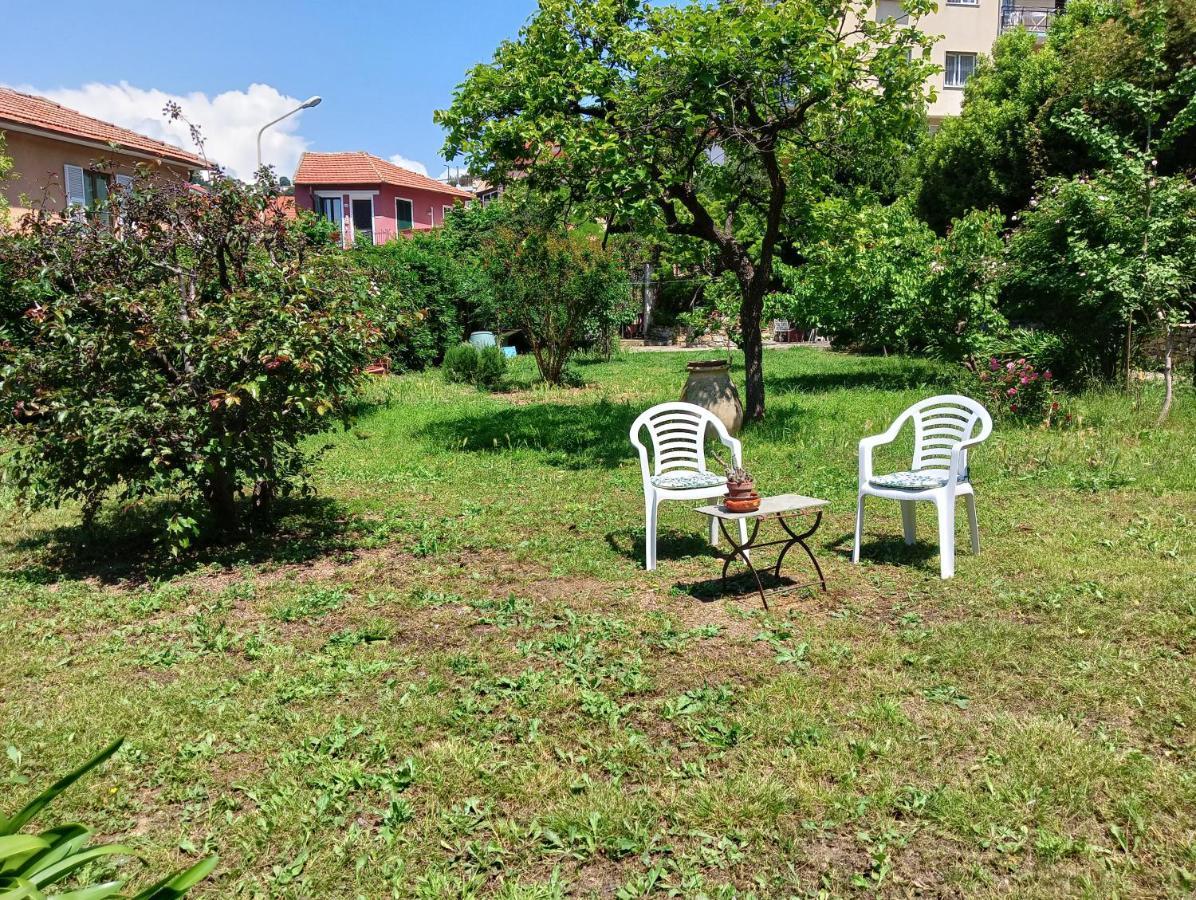 Villetta Con Giardino A Due Passi Dal Mare Imperia Exterior foto